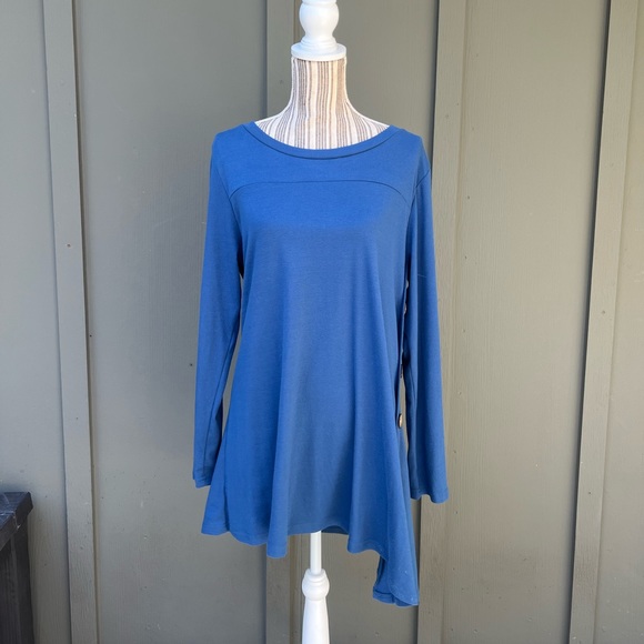Tunic Top - Picture 2 of 4